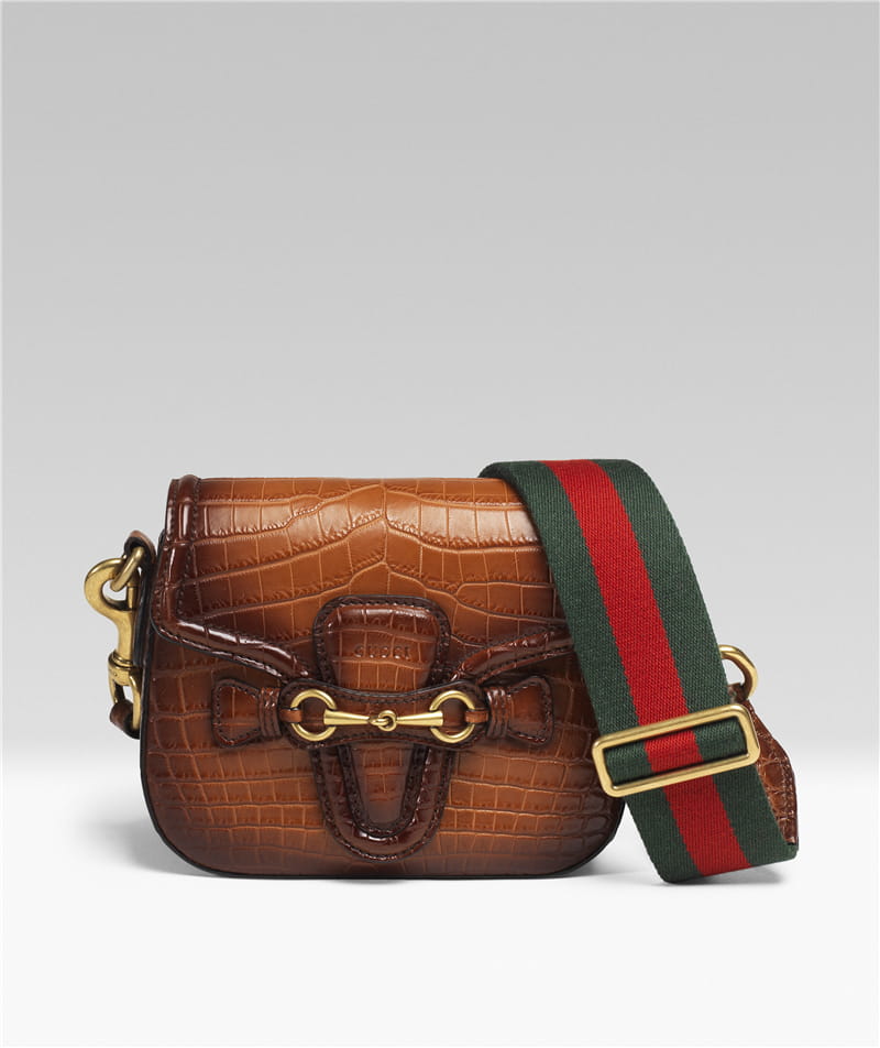 [bottom center 100%]